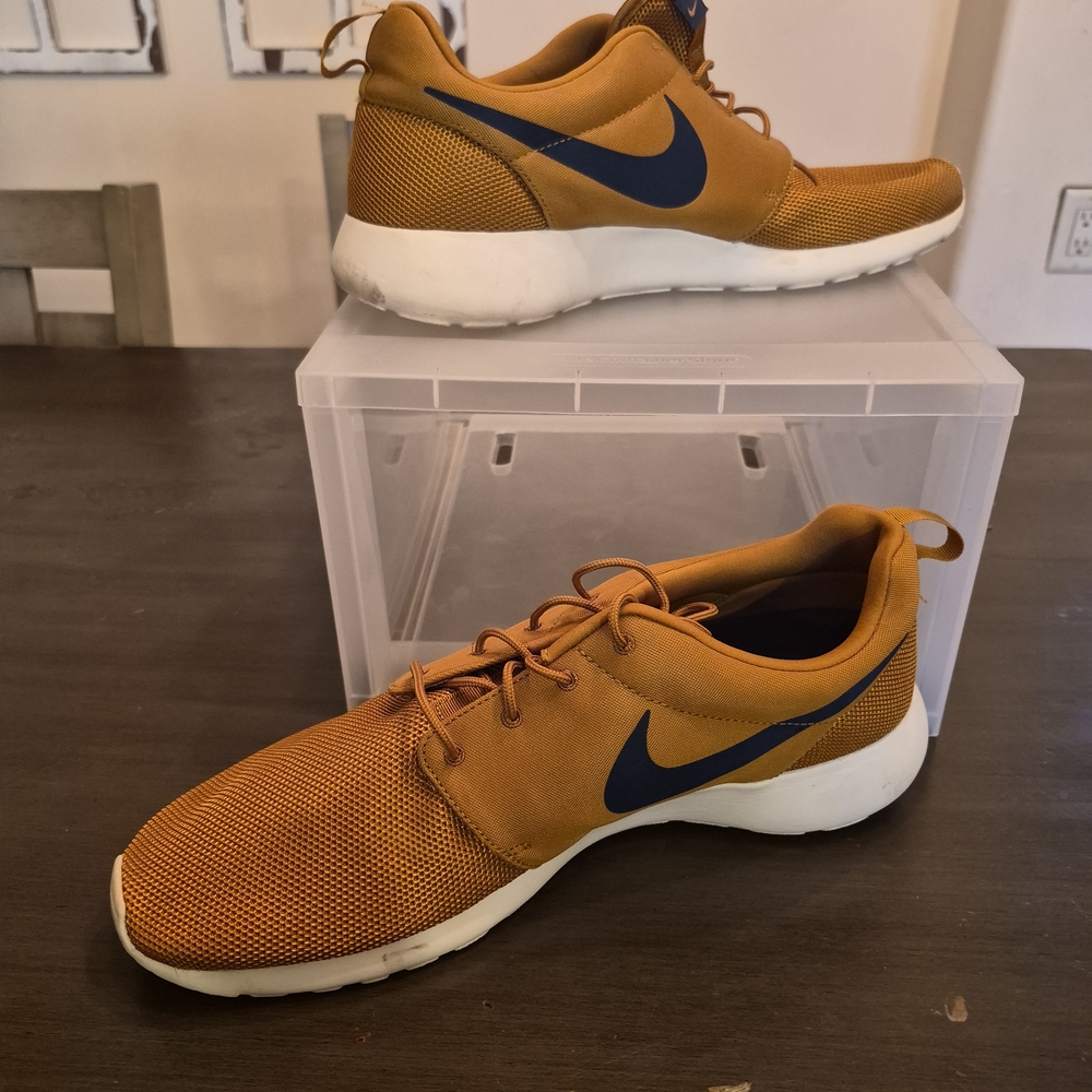Nike Men’s Lightweight Running Shoes - Orange - Picture 2 of 5